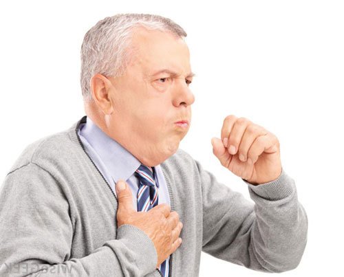Vì sao người cao tuổi dễ mắc viêm phổi?